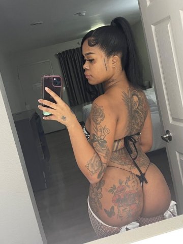 San Diego Female Escort — Exclusive companionship with dinner dates & private parties - 1