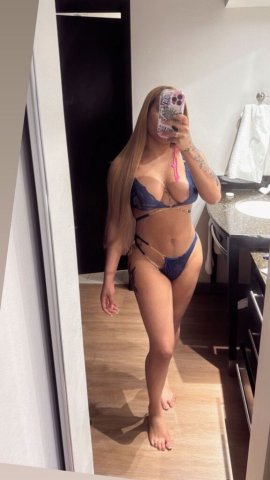 Wilmington Female Escort — massage, BJ, and flirtatious sessions - 1