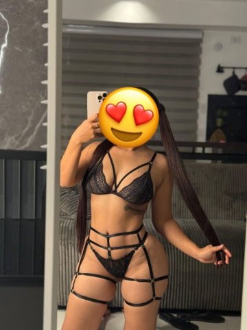 Bridgeport Latina Female Escort — affectionate, discreet - 1