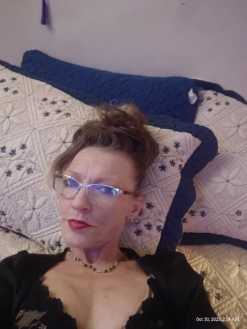 Brooklyn Party Cougar Services — Roxi (Generous Gentlemen) - 1