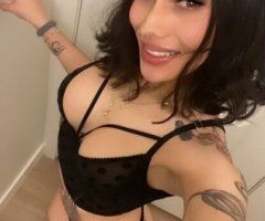 Salt Lake City escorts - Salt Lake City Female Escort — IRIS, 5'1, 34C, blue eyes