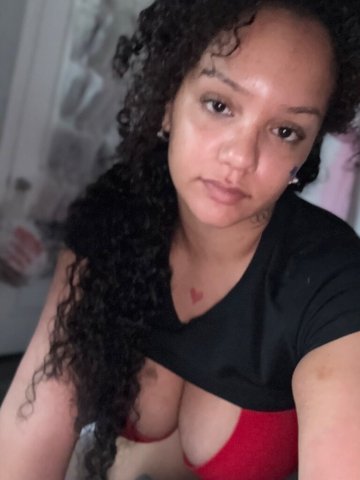 Long Beach Female Escort — Puerto Rican Outcalls (Spanish) - 1