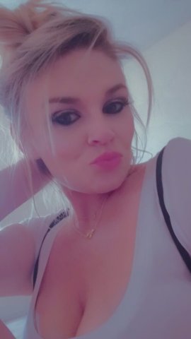 Phoenix Female Escort — Busty Blonde in/outcall - 1