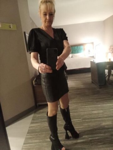Columbus, Ohio Blonde Bombshell Female Escort — In-Call & Out-Call - 1