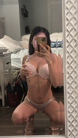 Norfolk Petite & Curvy Foreign Escort — Incall / Outcalls - 1