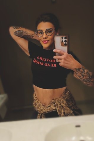Denver Female Escort — Mobile Video Verification, No Deposit - 1