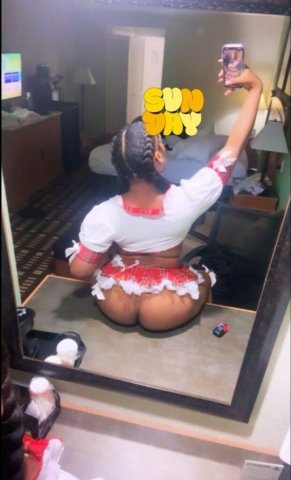 Dallas Female Escort — incall/outcall, dinner dates & massages - 1