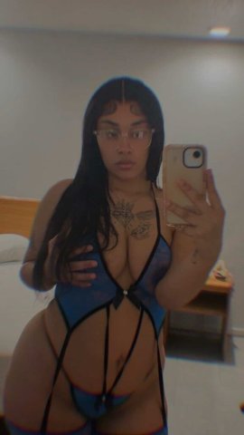 San Francisco CA Female Escort — Kourtney (5’6”, black curly hair) tonight - 1