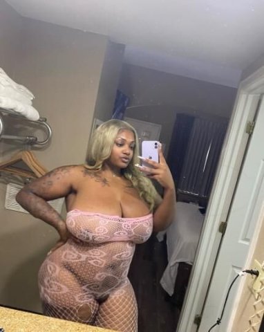 Nashville, TN Female Escort — Chocolate-Focused Adult Service - 1