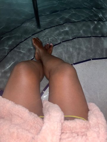 West Palm Beach Female Escort — Here for the night - 1