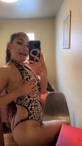 Tacoma WA Petite Slim-Thick Redbone Escort — Gentlemen Only Appointments - 1