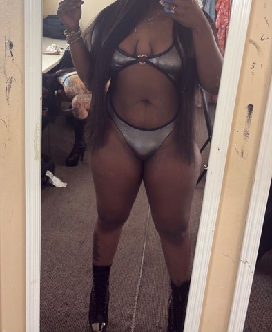 Cincinnati OH Ebony Submissive Escort — Outcalls & Quick Visits - 1