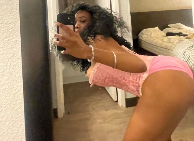 Slim Thick, Sexy & Caring Escort for Outcalls — Wichita, KS - 1