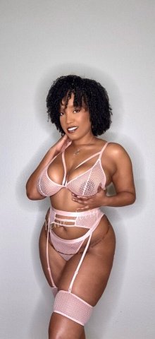 Sacramento Busty Ebony Female Escort — Facetime Shows & Sexting Sessions - 1