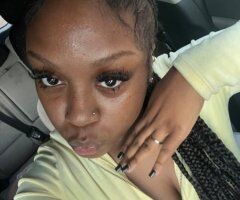 Cute Thick & Chill Chocolate Girl  Long Braids Escort in Charlotte - Image 3