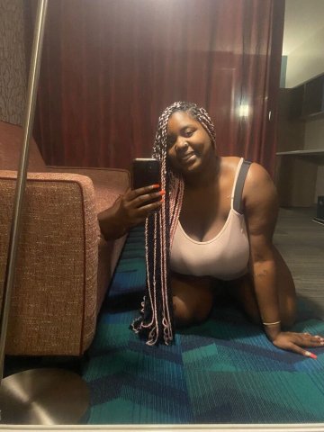 Abilene TX Female Escort — G-cup curves & lips sessions - 1