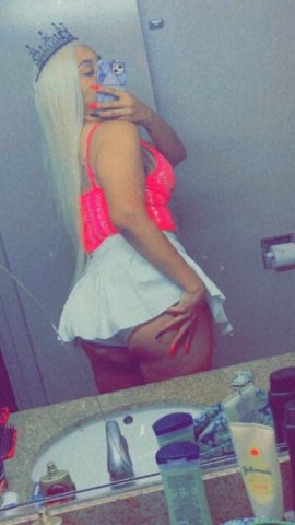 Snapchat me Vannah_luvnanas — Springfield throat goat visit - 1