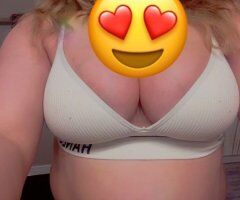 Cute petite babe — Kansas City outcall/cardate only (no incall this weekend) - Image 1
