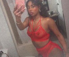 San Gabriel Valley escorts - Mia’s World in San Gabriel Valley—Busty Curves Female Escort (Real Pics)