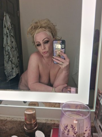 St. Louis Weekday Fun with a Curvy Blonde for Deep Tissue Massage - 1