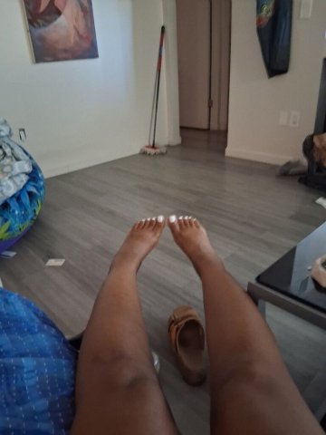 Phoenix 100% Satisfaction Guaranteed — Tall Brownskinned Beauty - 1