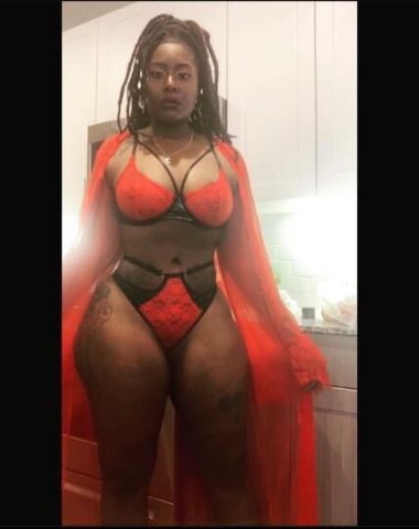 Lubbock, TX Female Escort — Christmas-style sexting, pics & custom video - 1