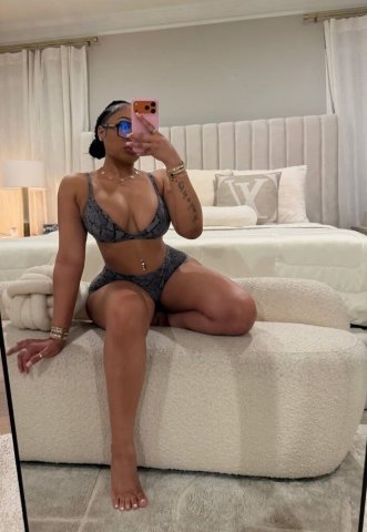 Mature Female Escort in Charlotte — Outcall & Incall Threesome - 1