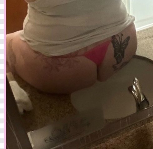 Charlotte NC Deep Throat Female Escort (Today Only) - 1