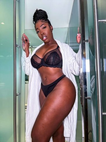 Bronx Female Escort — Experiencia oral - 1