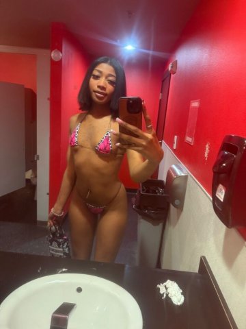 Seattle Petite In-Call/Outcall — Honey-Toned Wet Play, Discreet Booking - 1
