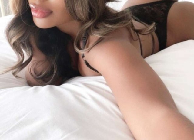 Corona & Surrounding Area Female Escort — Full Service, Pics for Verification - 1