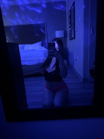 Denver Female Escort — In-calls & Out-calls, Dinner Dates, Massages, Content - 1