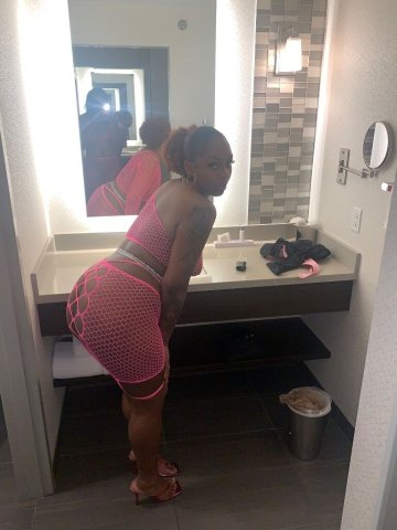 North Bay Mixed Princess — Incall Slim Thick Playmate - 1