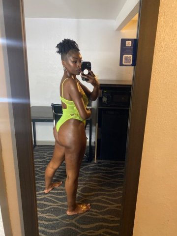 Vallejo Female Escort — Travel-Friendly Video Verification - 1