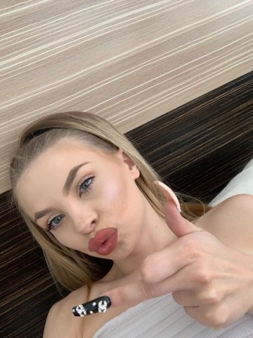 Petite Massage Therapist & Dancer — East Bay Female Escort (Oakland) - 1