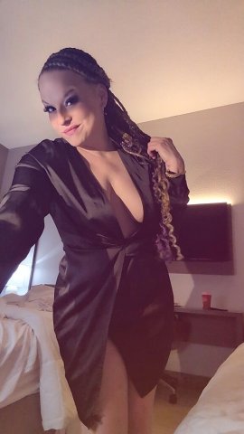 Charleston Mature Female Escort — Private, Safe Indoor Spot - 1