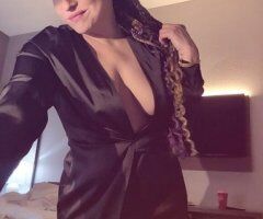 Charleston Mature Female Escort — Private, Safe Indoor Spot - Image 1