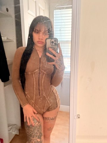 Lolaa (22) — In-Call Only Female Escort, Curvy & Playful - 1