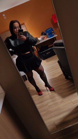 Fredericksburg Thick & Soft Bombshell — Sweet Seductive Flirting - 1
