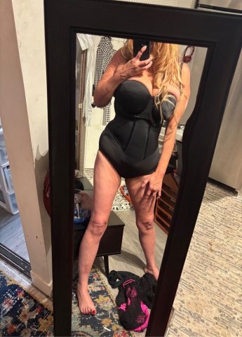 Las Vegas Good Girl—Italian MILF Escort for Incall, Nuru & Oral - 1