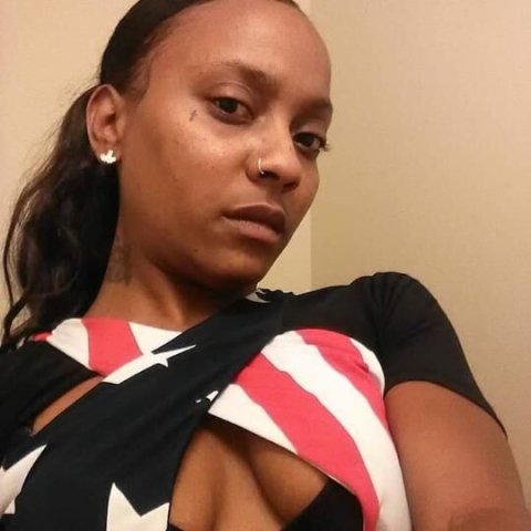 Raleigh-Durham Female Escort — petite slim-thick, caramel skin tone - 1