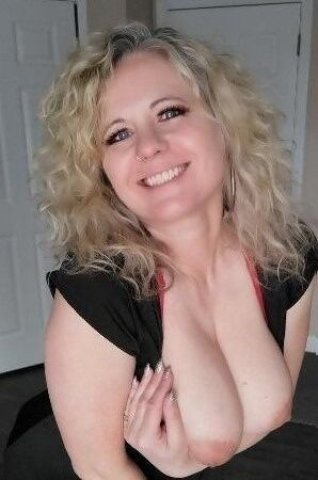 Minneapolis/St. Paul Hot Mom Escort — Incall, Outcall, Car & Hotel Sessions - 1