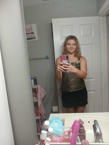 The girl next door in Louisville, KY — 28-year-old Southern woman - 1