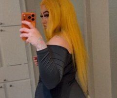 Chicago escorts - Chicago, IL Pink Shaved Pussy, Pretty Feet & Thick Thighs