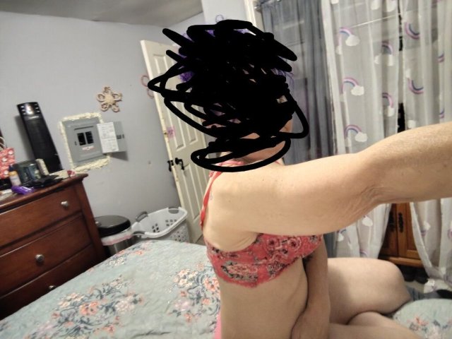 Petite & sassy GFE with sensual care, rubdowns, and cuddles (text only) - 1