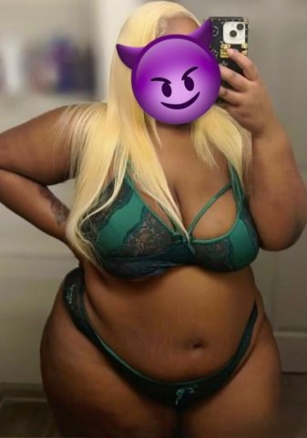 Outcall available — upscale men 30+ - 1