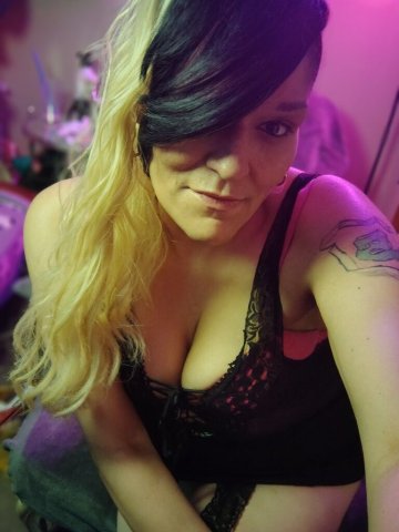 Minneapolis Incalls — 36C Bust Brunette with Long Legs (No Bareback) - 1