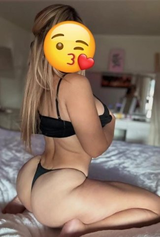 Boston Female Escort — New in Town (GFE or Dating) - 1
