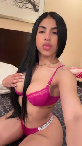 LINDA LATINA SEXY Y SENSUAL — Sexo y garganta profunda - 1
