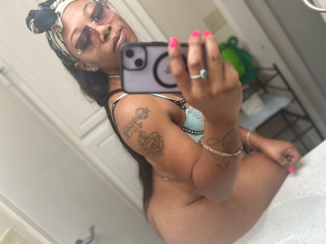 KayKay (North Bay) Outcalls — Short, Thick, Curvy Escort - 1